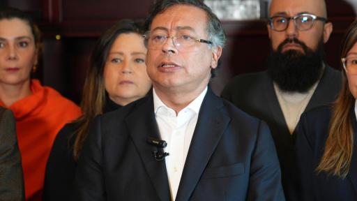 Petro ordena intervenir centros educativos tomados por criminales