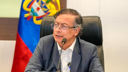 Gustavo Petro anuncia eliminación de aranceles a telas y cueros
