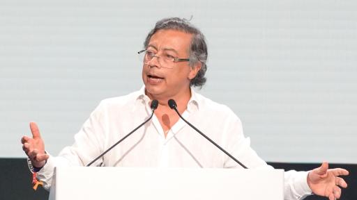 Petro denuncia evasión fiscal de megarricos y propone nueva ley de financiamiento en Colombia