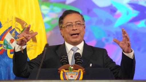 Presidente Petro responde a Paloma Valencia sobre entrega de tierras 