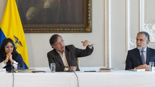 Gustavo Petro defiende tierras fértiles y critica a concejales de Antioquia