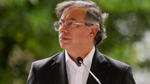 Ataque en Amalfi: Petro anuncia apoyo a familias de policías asesinados y asegura que no se arrepiente de buscar la paz