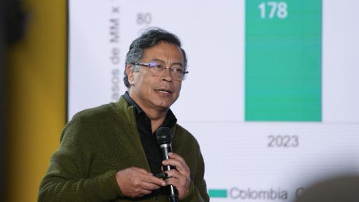 Programa de sustitución de cultivos ilícitos: campesino cambia coca por cacao en proyecto del Gobierno Petro