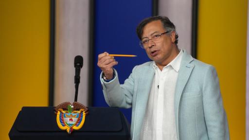 Presidente Petro responde a Duque sobre crítica al sistema de salud