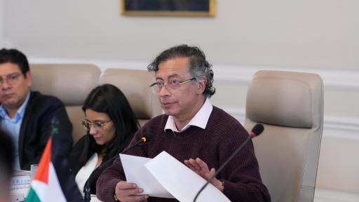 Petro critica al Grupo Aval por derrumbes en la vía Bogotá Villavicencio