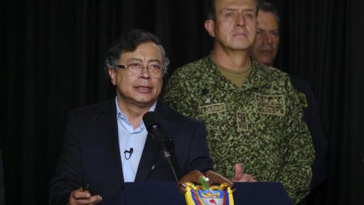 Petro denuncia reclutamiento de menores y anuncia llevar el caso a la CPI