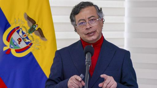 Petro niega nueva deuda y defiende manejo fiscal tras críticas de la oposición