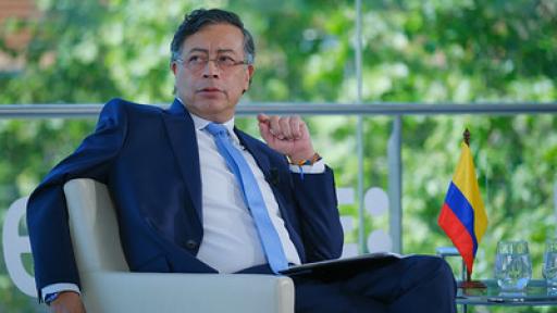 Petro advierte fraude electoral y pide un millón de testigos en Colombia