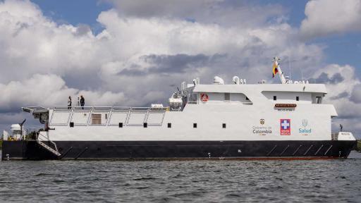 El navío llevó servicios médicos a zonas rurales de Buenaventura, con consultas, cirugías y diagnósticos sin necesidad de traslados a centros urbanos. 
