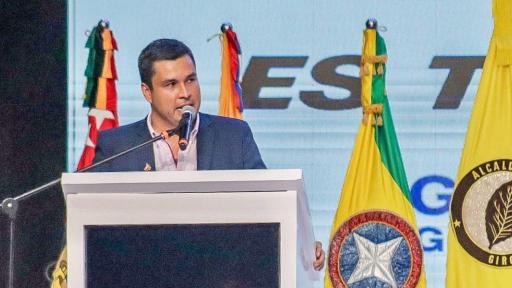 Piden renuncia de diputado en Santander