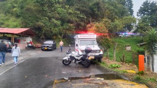 Ciclista perdió la vida debido a la caída de un árbol en Villamaría, Caldas