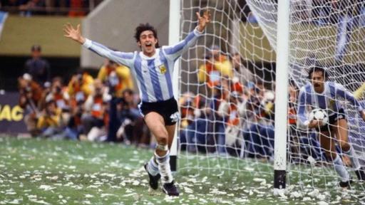A 38 días del Mundial 2026: Antes del '10' eterno y de la genialidad de Messi, Argentina fue campeona al ritmo de Mario Kempes