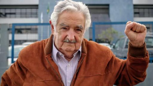 Médicos encuentran tumor en el esófago de Pepe Mujica