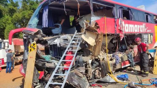 Accidente vial en Brasil dejó once muertos y más de 40 heridos