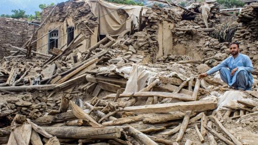 Sismo en Afganistán deja más de 2.200 muertos