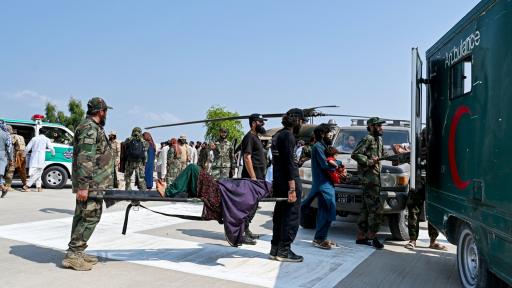Afganistán sufre sismo magnitud 6 y deja más de 800 muertos