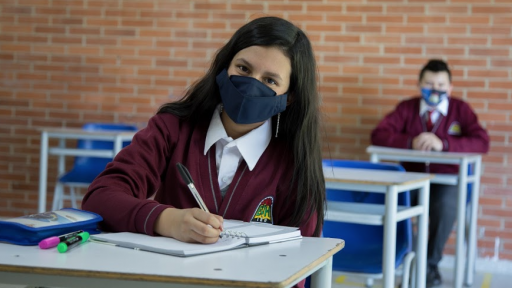 Colegios en Colombia regresarán a la presencialidad el próximo semestre