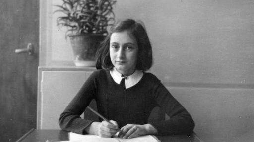 ¿Quién traicionó a Ana Frank y a su familia?