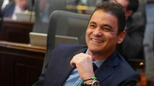 Ape Cuello, señalado por presunto cambio de agua por votos