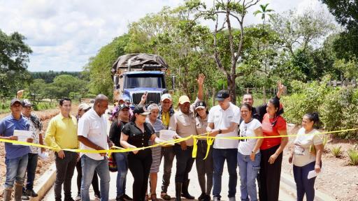 Puerto Rico, Meta: comunidad celebra mejoramiento vial entre veredas Sultana y Guacamayas