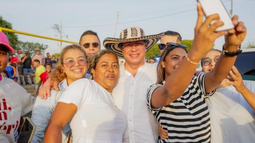 Aprobación Gustavo Petro encuesta CNC