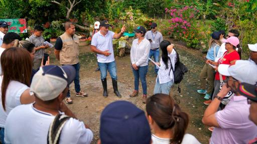 Atención a campesinos afectados por inundaciones en Córdoba