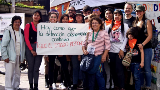 Entrega de víctimas colectivos históricos en el Cementerio del Sur