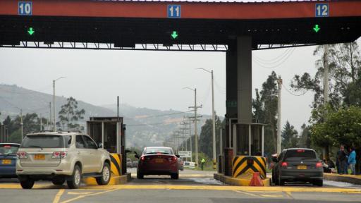 Petro propone eliminar peajes y fortalecer red férrea en Colombia