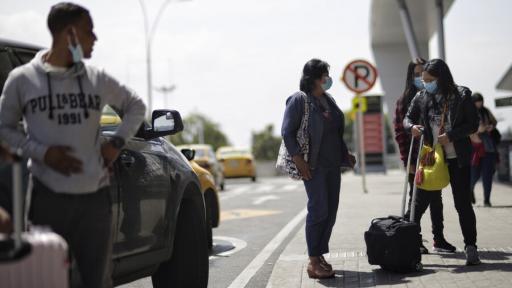 Cinco millones de colombianos podrían salir del país | Temporada de fin de año 