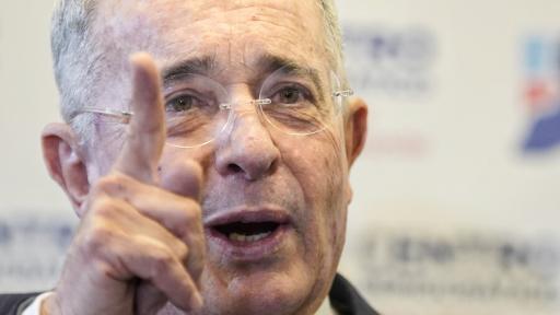 Álvaro Uribe rindió interrogatorio ante la Fiscalía