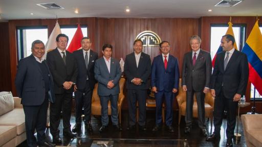 Presidente Petro concluyó su primer viaje internacional en Perú