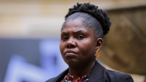 Aplazan acusación contra mujer que insultó Francia Márquez