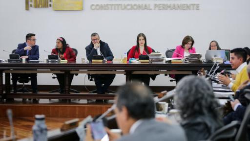 Avanza en el Congreso proyecto que reduce a un mes vacaciones de congresistas