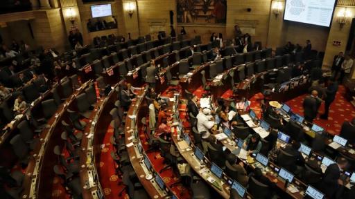 Corte Suprema abre indagación a 19 congresistas por irregularidades en contratación en FNA