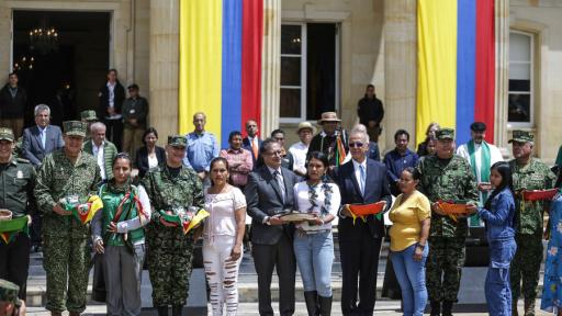 Condecoraron a Drugia, madre de Wilson, el perro rescatista | Gobierno Nacional 