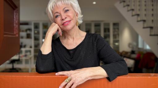 "El arte te acerca, te pone en contacto con las historias": Isabella Allende