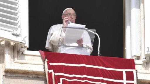 ¿Las personas transgénero pueden ser bautizadas? Esto dijo el Vaticano