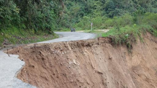 Cerrada la vía Curos - Málaga por pérdida de calzada