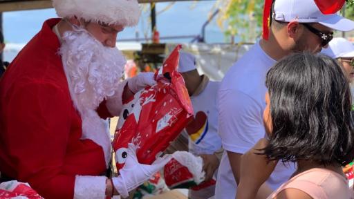 Entrega de regalos en Mitú
