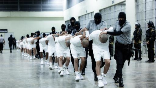 Estados Unidos deporta a El Salvador a presuntos pandilleros