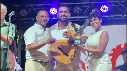 Festival Un Canto al Río: Alexander Vásquez y su hijo Alex David triunfan con La Octava Maravilla