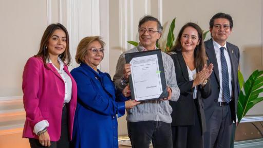 Colombia adopta política exterior feminista mediante decreto presidencial