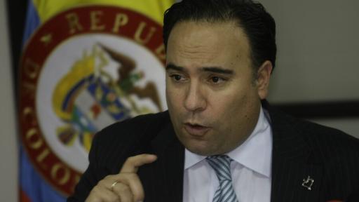 Embajador de Colombia en España renunció a su cargo