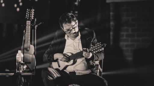 “Insular”, el álbum de Luis Carlos Portilla que fusiona charango, neurociencia y emociones