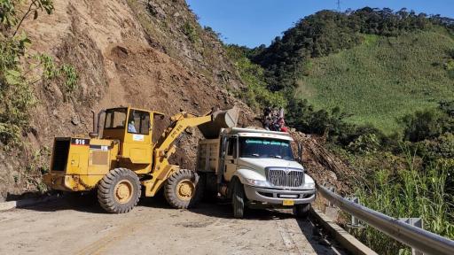 Vía Risaralda- Chocó está cerrada por deslizamiento de rocas