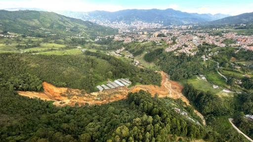 Derrumbe en Medellín: dos personas muertas