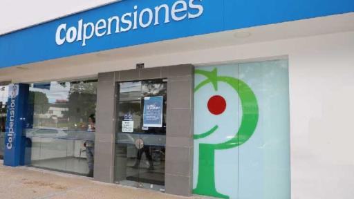 El primer mandatario aclaró que la transferencia de más de 25 mil cotizantes de fondos privados a Colpensiones se trata de hacer cumplir la ley y pidió claridad a la banca sobre los plazos de transferencia.
