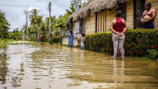 Más de 200.000 personas afectadas por las inundaciones en ocho departamentos de Colombia.