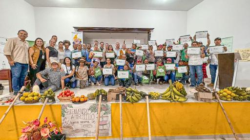 Valle: Familias campesinas de Trujillo son propietarias legales de tierras