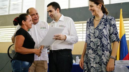 En Bolívar, inició la entrega de títulos de propiedad: 146 familias beneficiadas